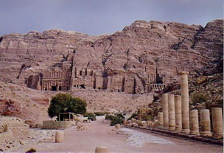 Petra - Cardo maximus.jpg